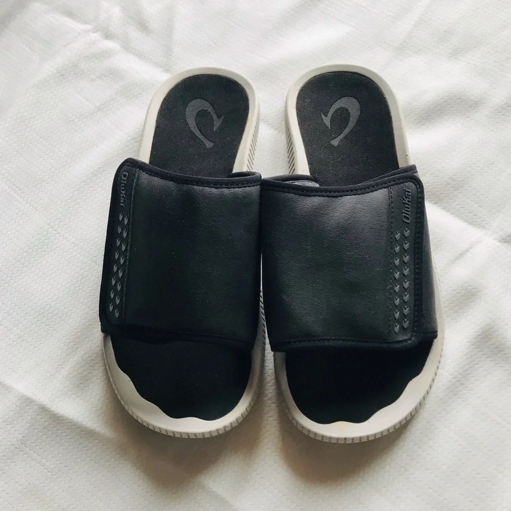 OOFOS comfortable black